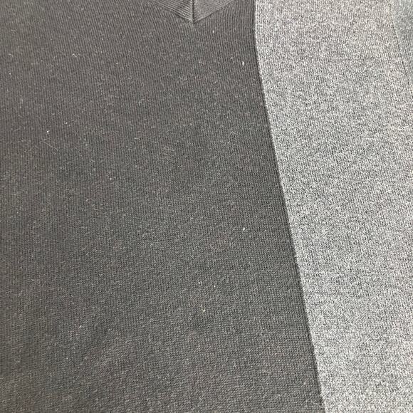 Calvin Klein Gray Black Colorblock Lightweight Knit Cotton Blend V Neck Sweater - Picture 4 of 10